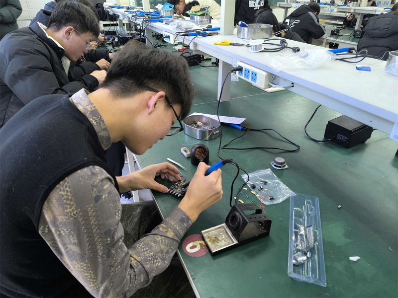 电子产品选购全攻略：电子设备销售必备指南